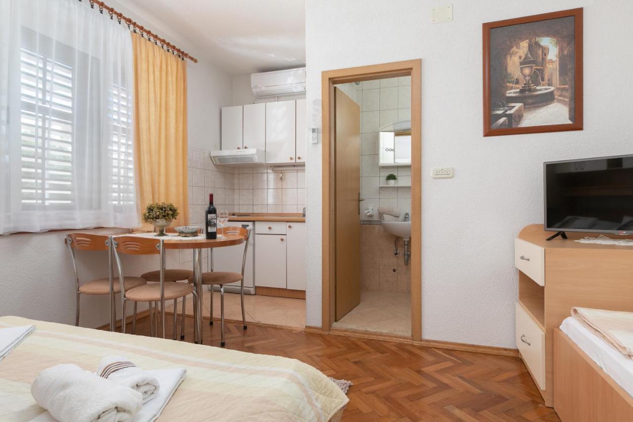 Apartments Barba Tučepi Exterior foto