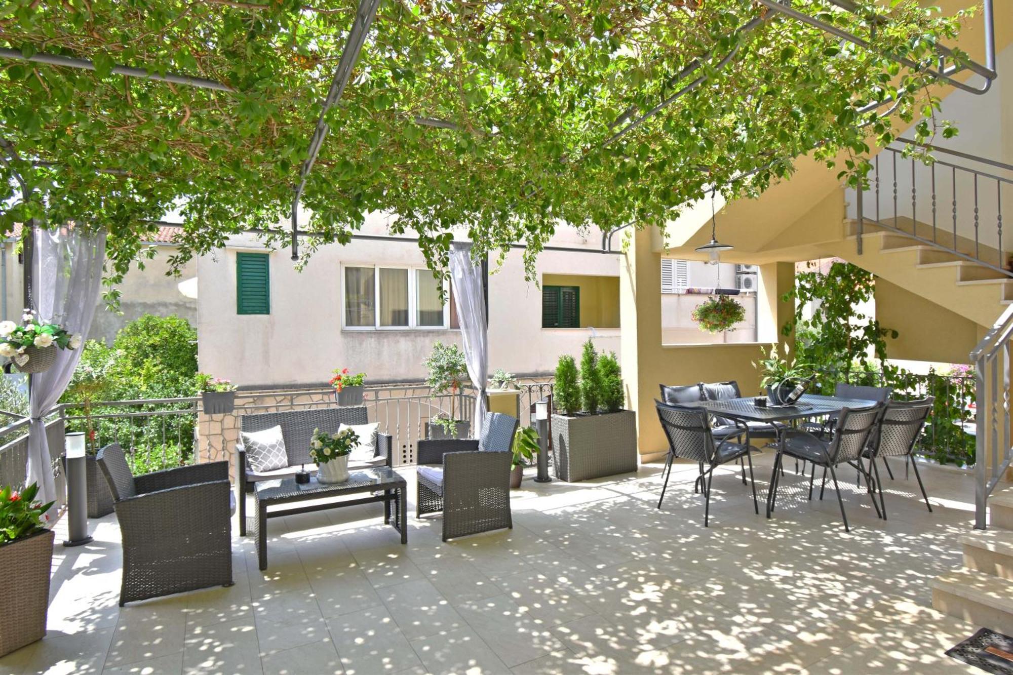Apartments Barba Tučepi Exterior foto